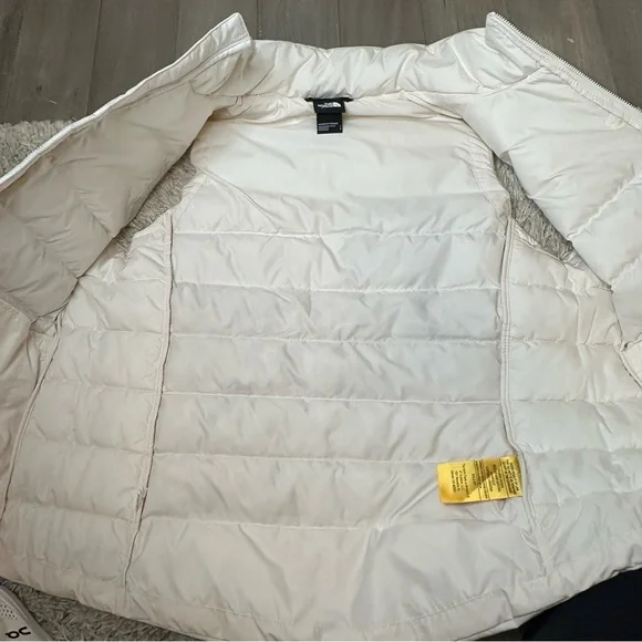 The North Face Women’s Aconcagua 3 Vest
Color: White Dune - Picture 7 of 16